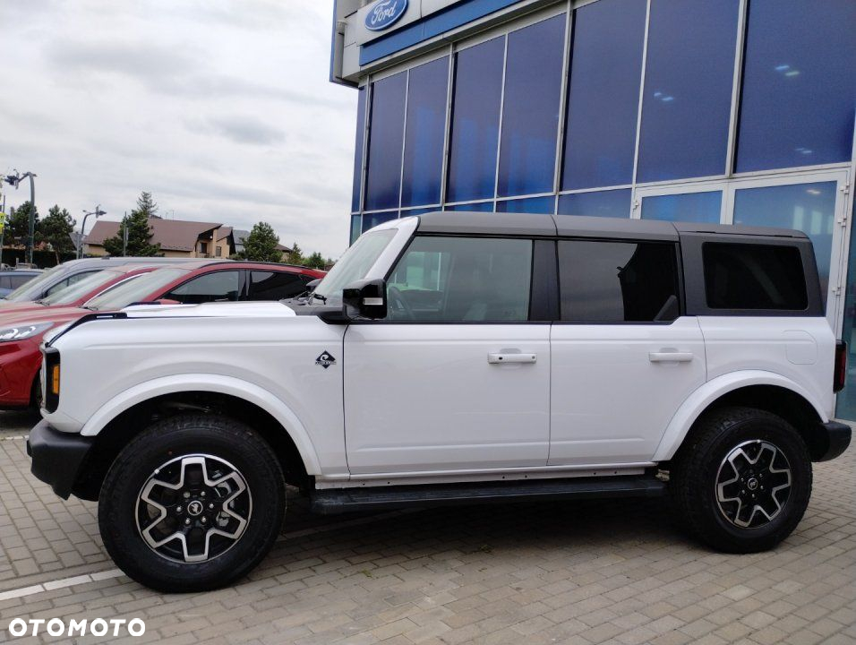 Ford Bronco - 5