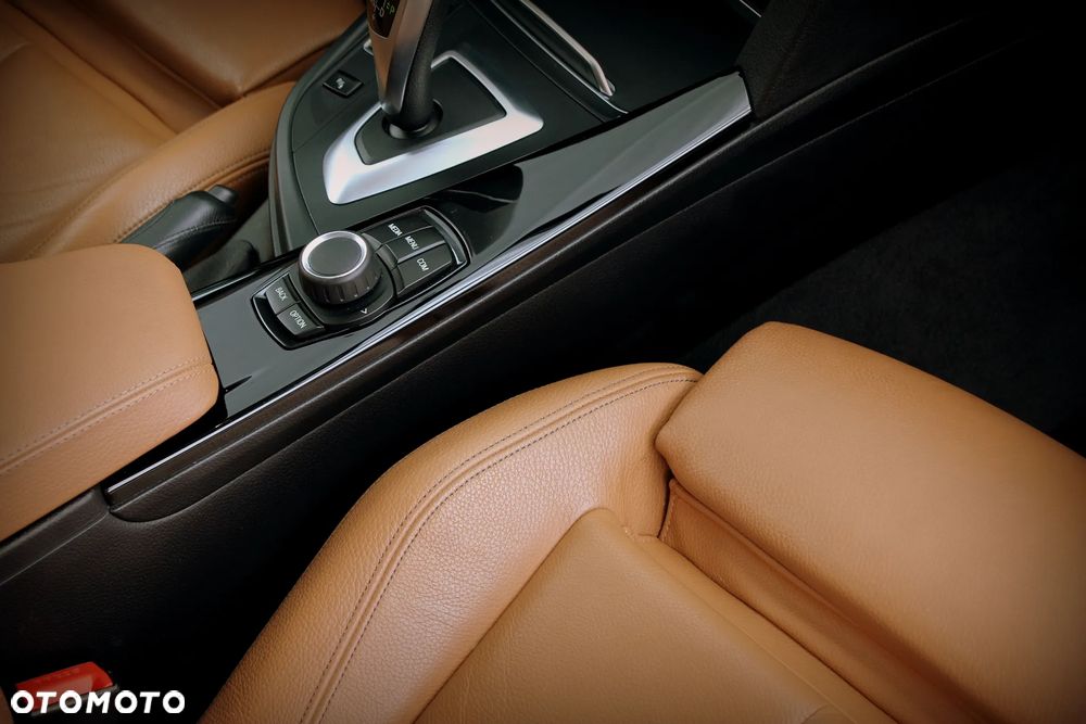 BMW 3GT 320i xDrive Sport Line sport - 27