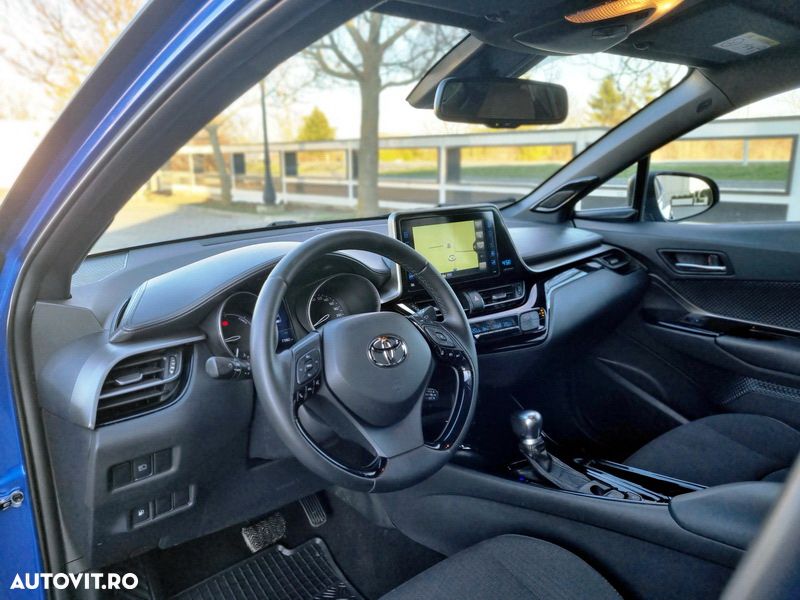 Toyota C-HR Lounge - 10