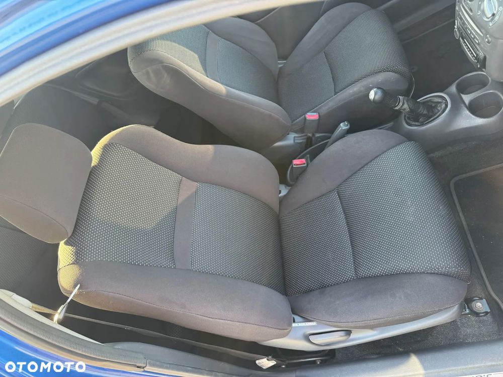 Toyota Yaris - 14