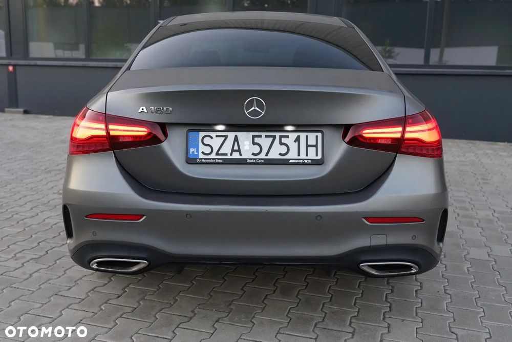 Mercedes-Benz Klasa A 180 7G-DCT AMG Line - 25
