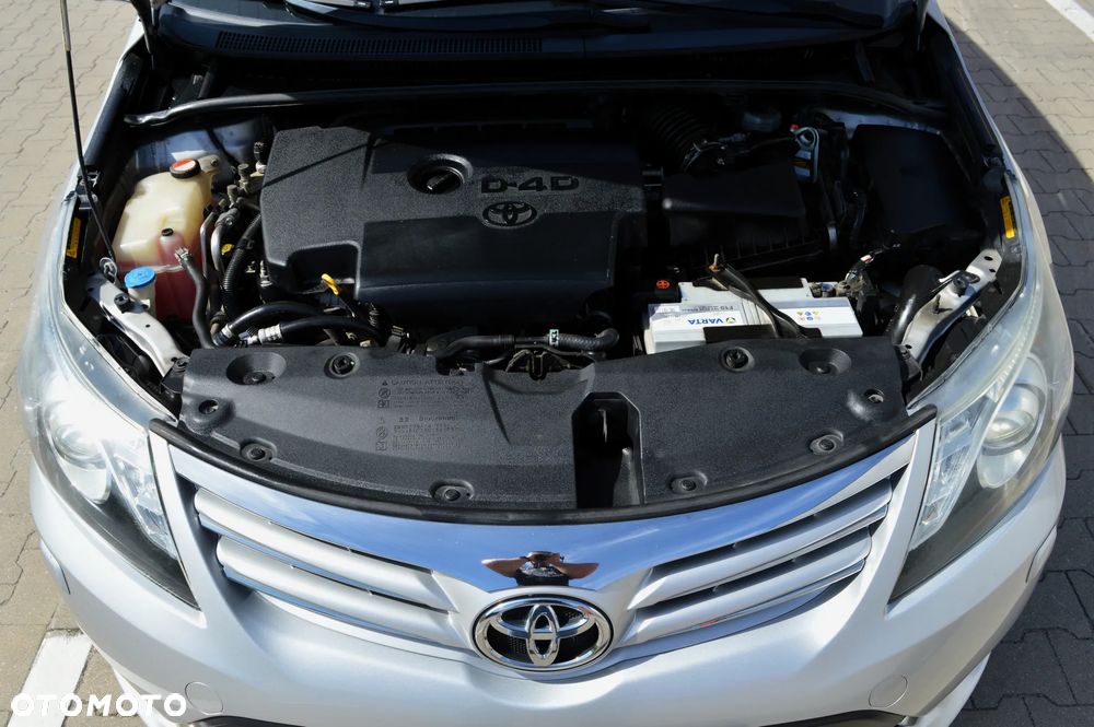 Toyota Avensis 2.0 D-4D Sol - 37