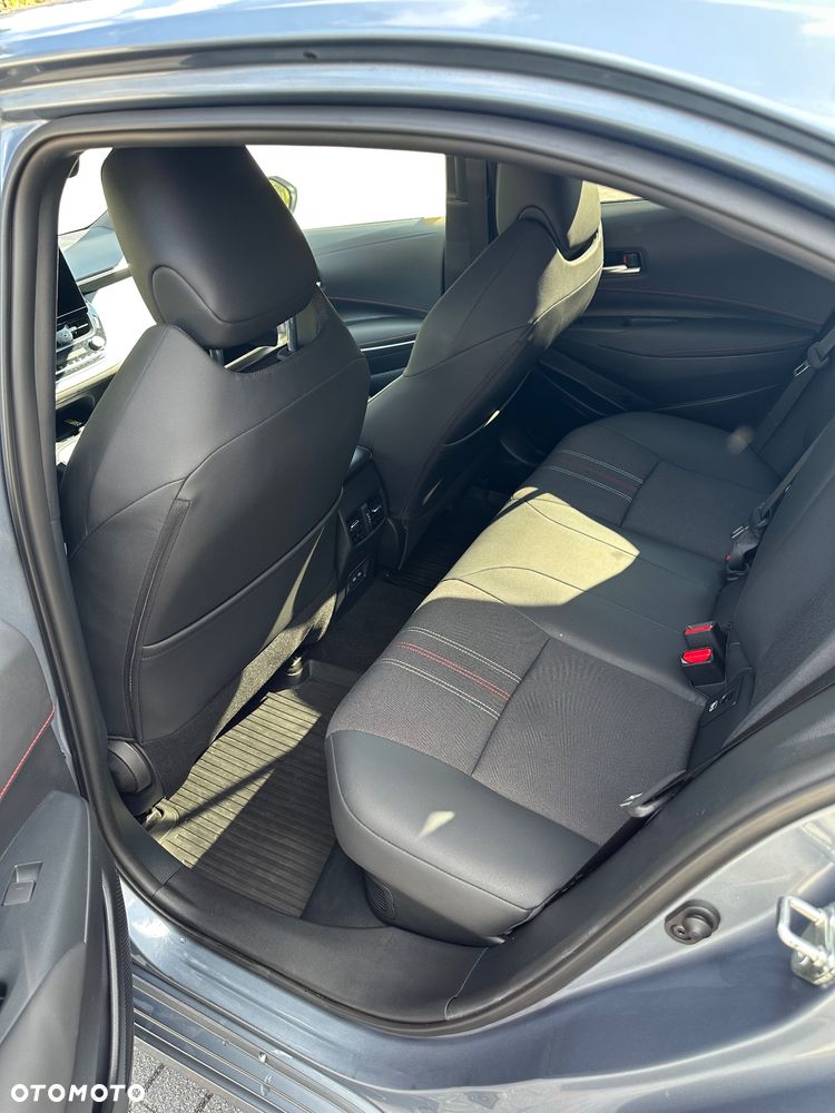 Toyota Corolla 1.8 Hybrid GR Sport Dynamic - 11