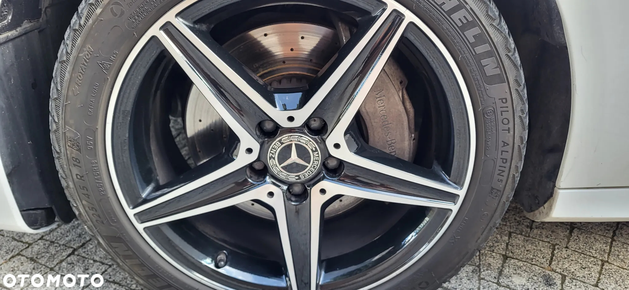 Mercedes-Benz Klasa E 220 d 4-Matic 9G-TRONIC - 14