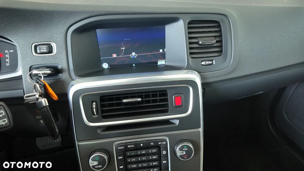 Volvo V60 D6 AWD Plug-in Hybrid Summum - 26