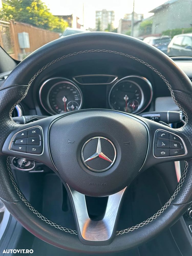 Mercedes-Benz CLA 180 7G-DCT - 22