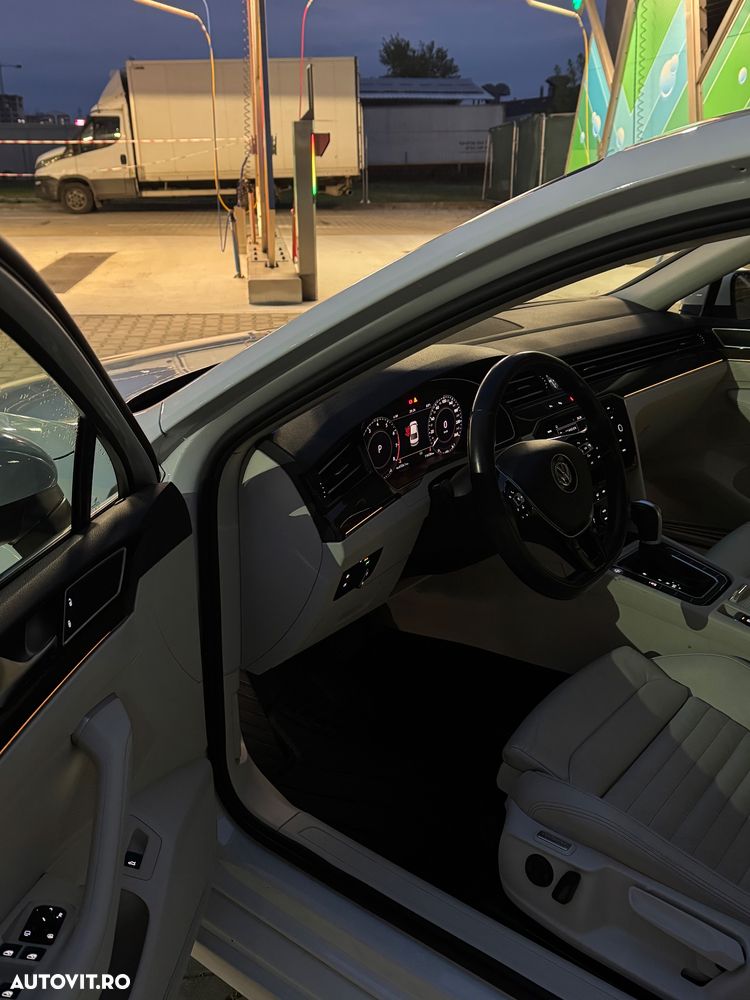 Volkswagen Passat - 12