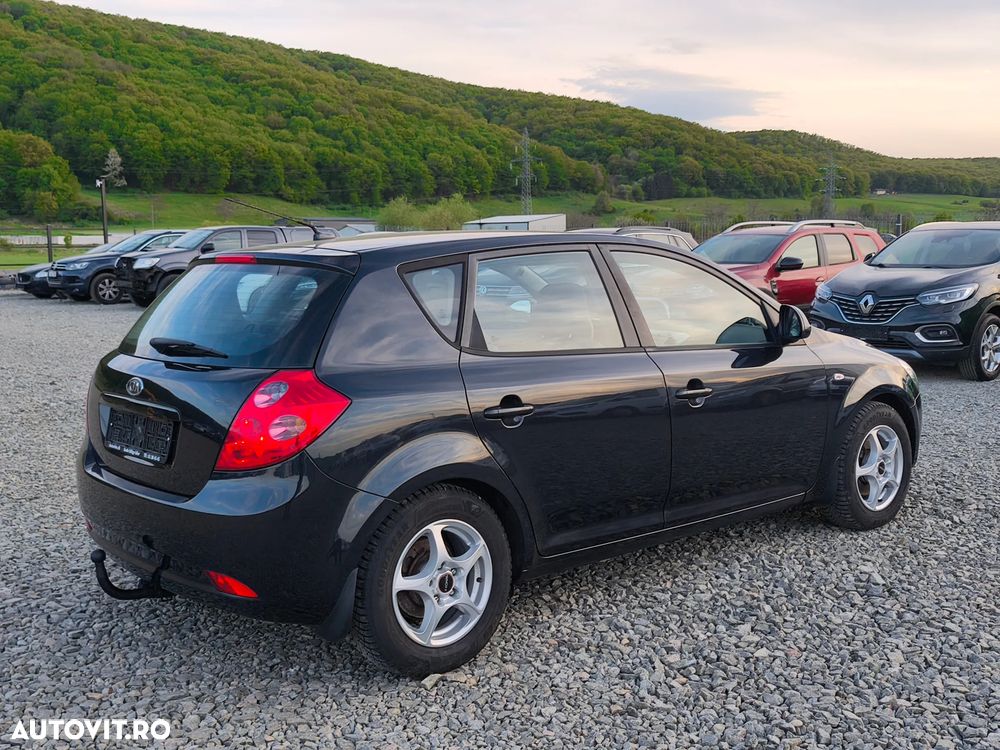 Kia Ceed - 9