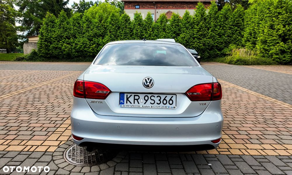 Volkswagen Jetta 1.6 TDI Highline - 6