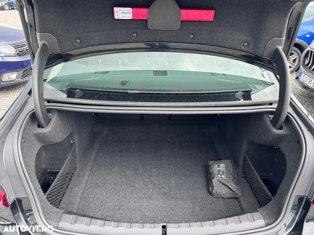 BMW Seria 3 320i AT - 33