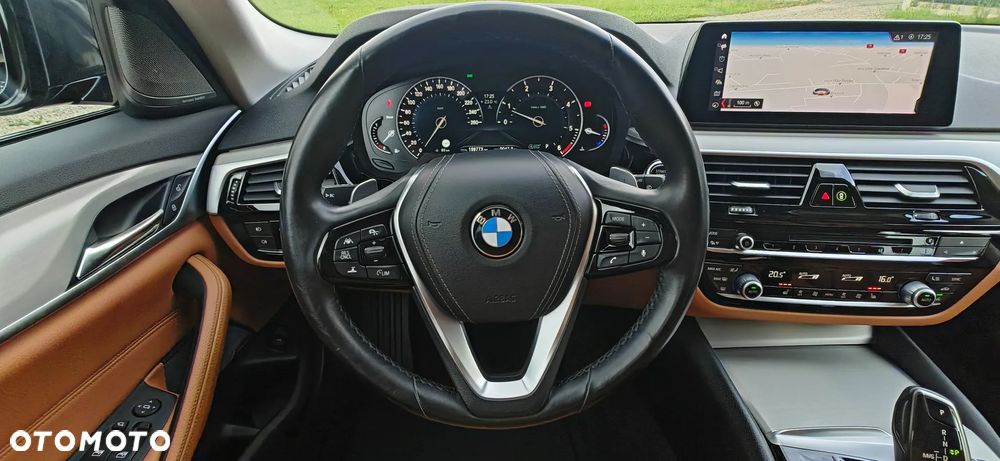 BMW Seria 5 520d Sport Line - 23