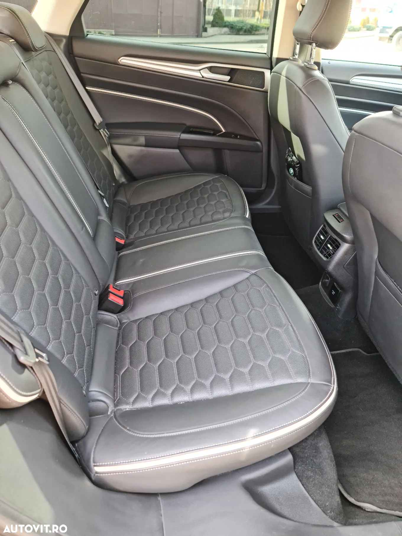 Ford Mondeo Turnier 2.0 TDCi Start-Stopp Vignale - 8