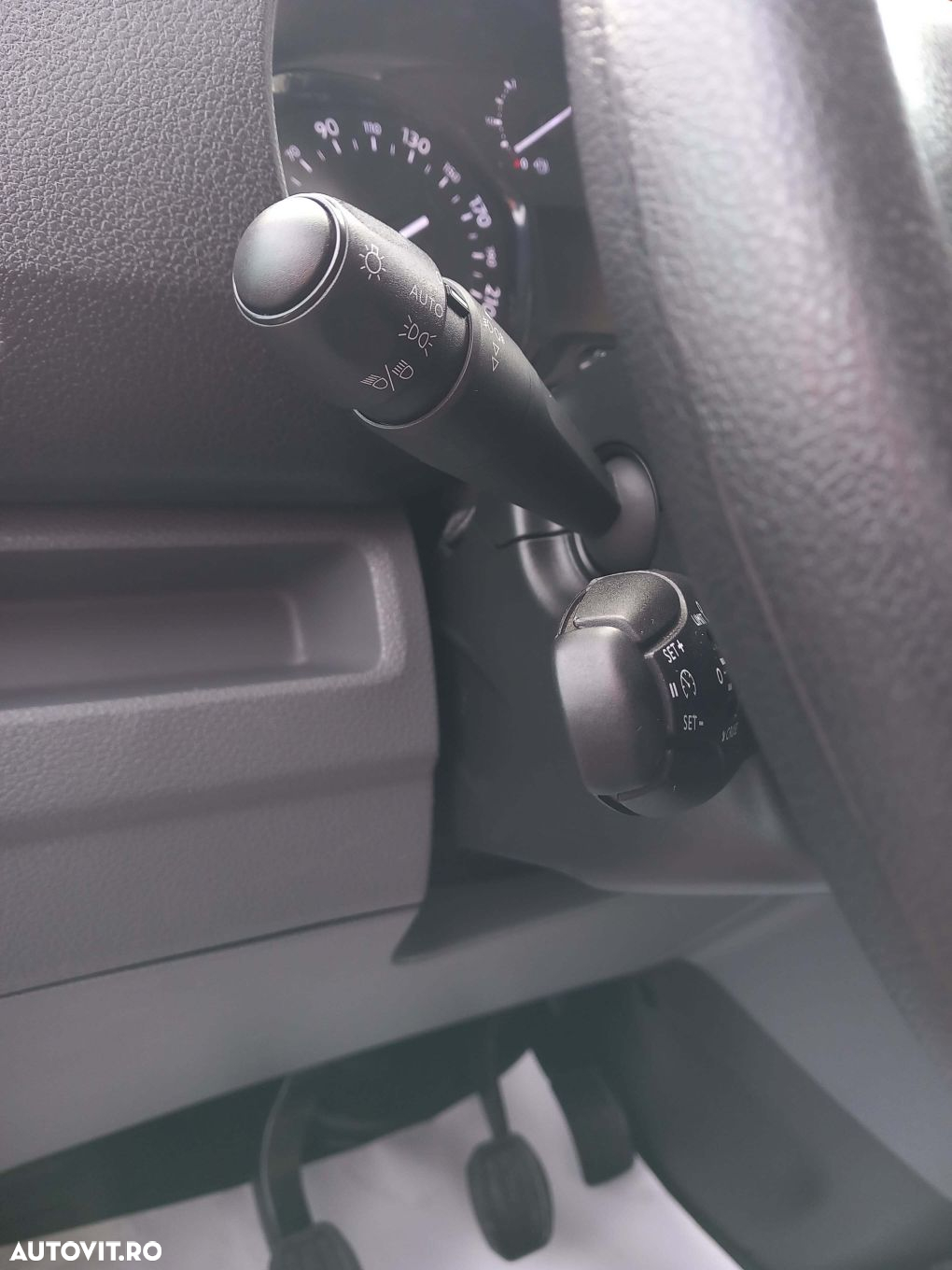 Opel Vivaro - 12