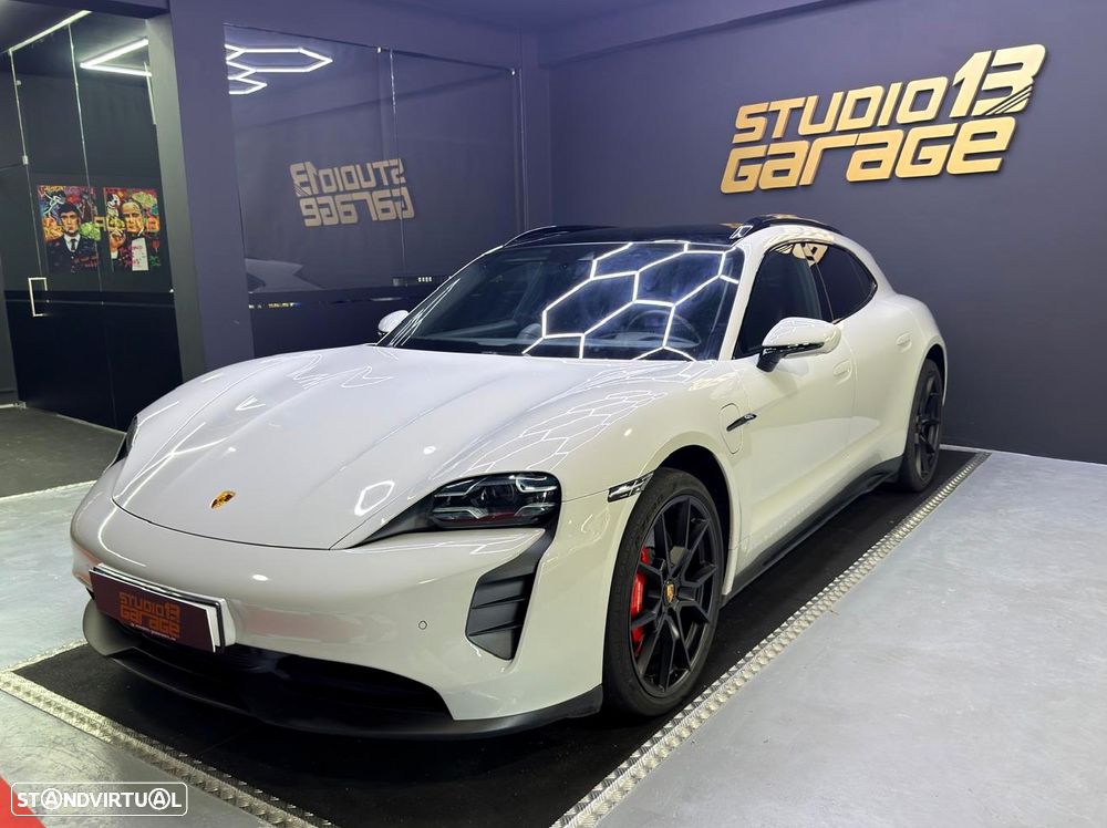 Porsche Taycan GTS - 8