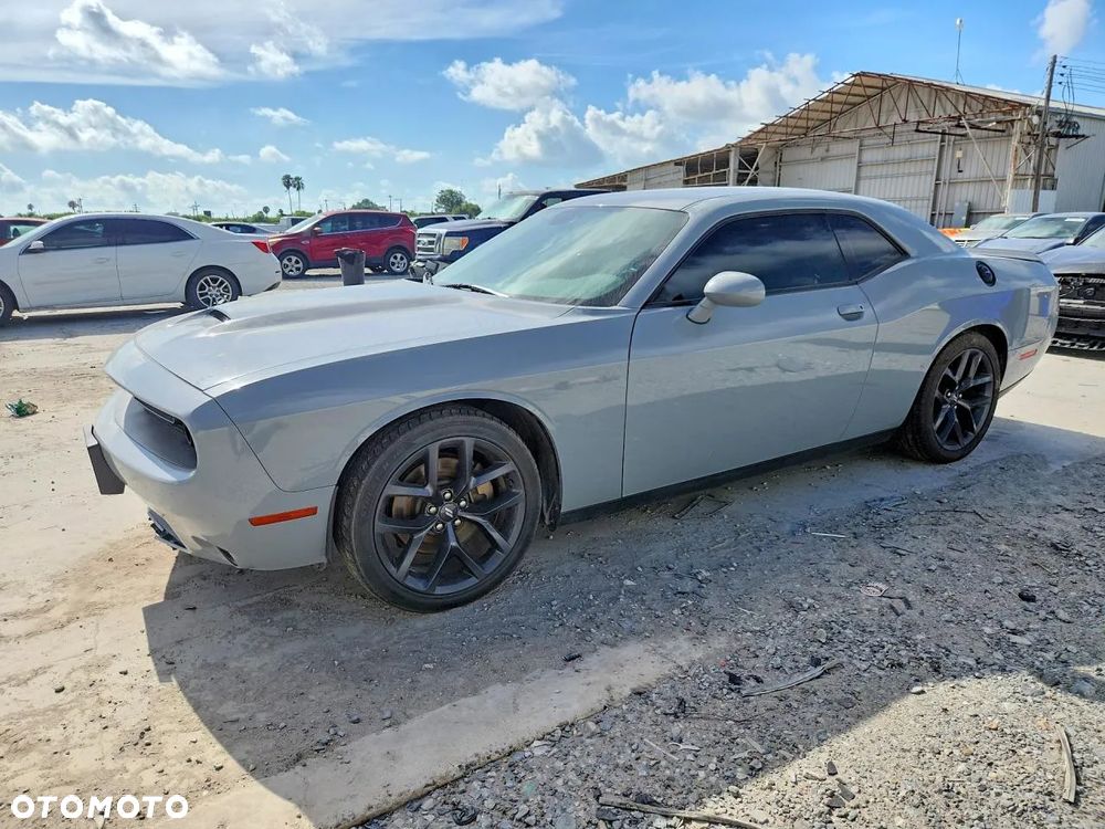Dodge Challenger - 1