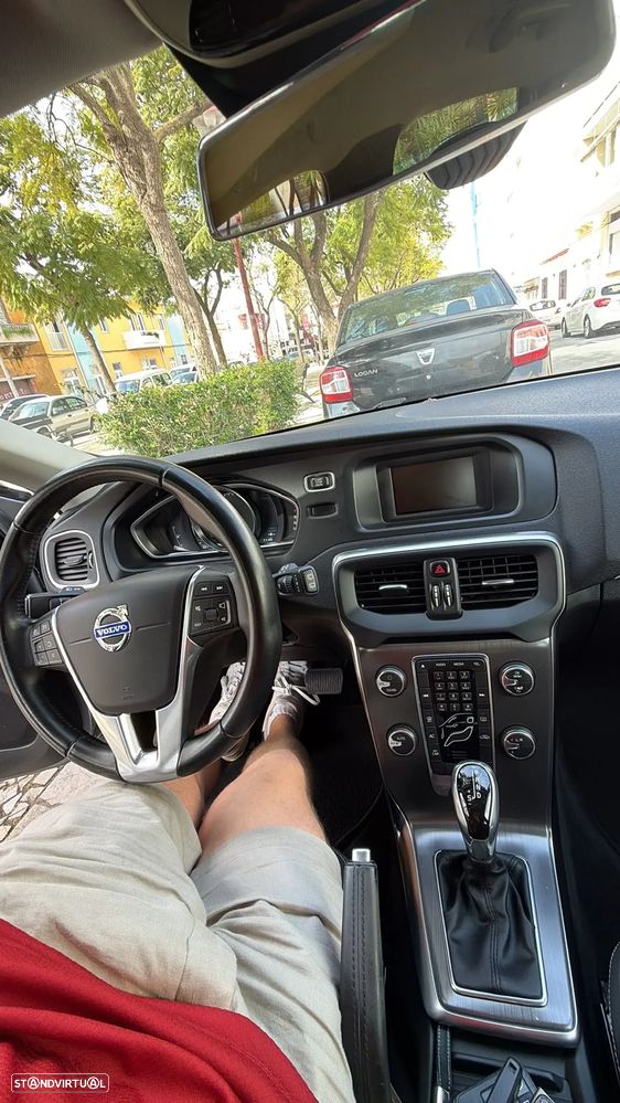 Volvo V40 1.6 D2 R-Design Momentum Powershift - 4