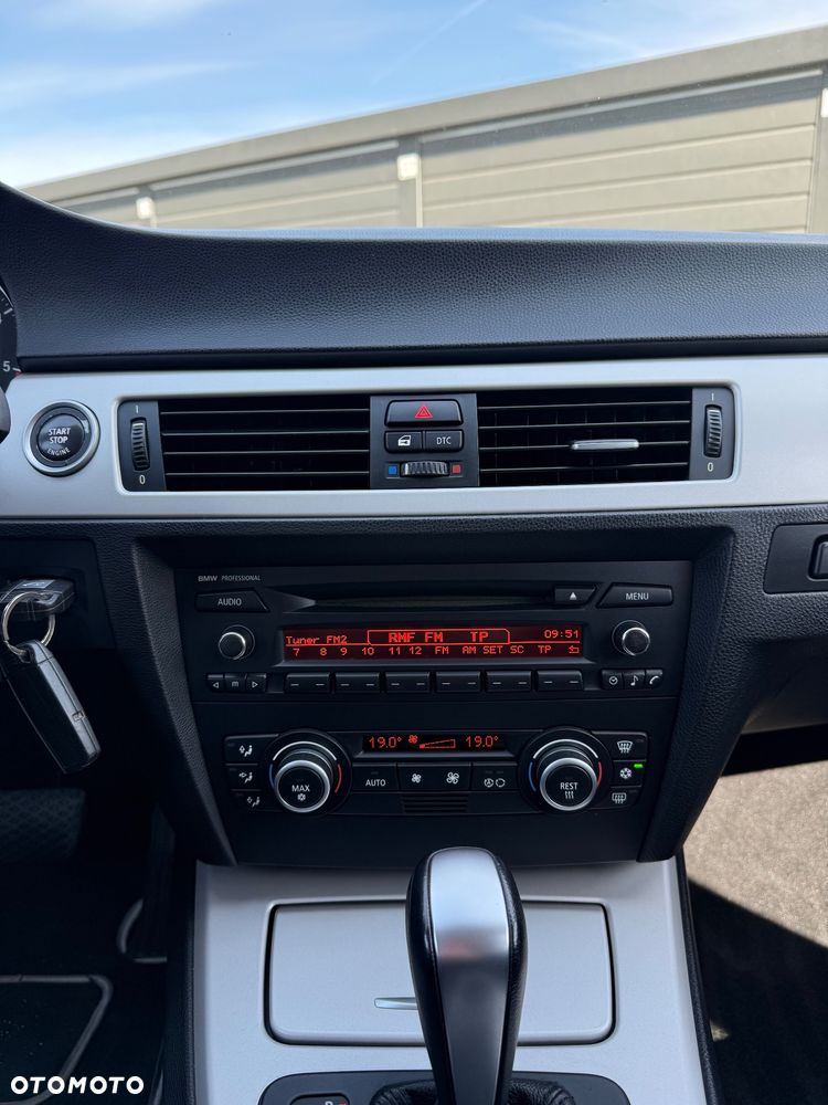 BMW Seria 3 320d DPF - 30
