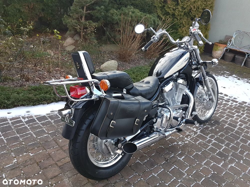 Suzuki Intruder - 10
