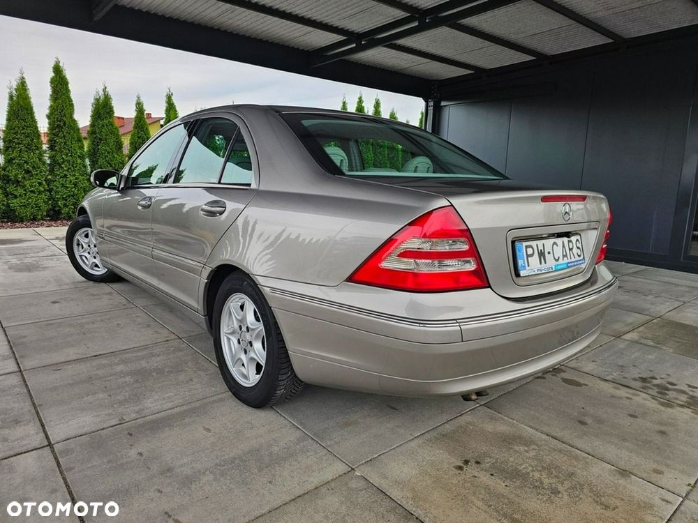 Mercedes-Benz C180 2003 photo 4