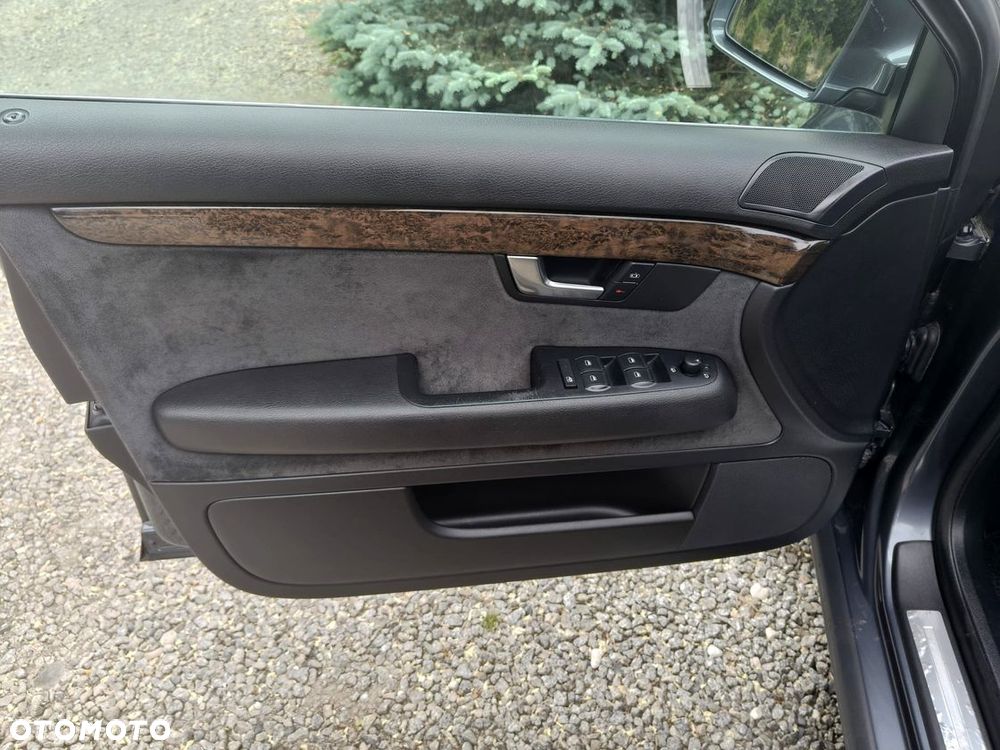 Audi A4 Avant 2.0 T FSI - 15
