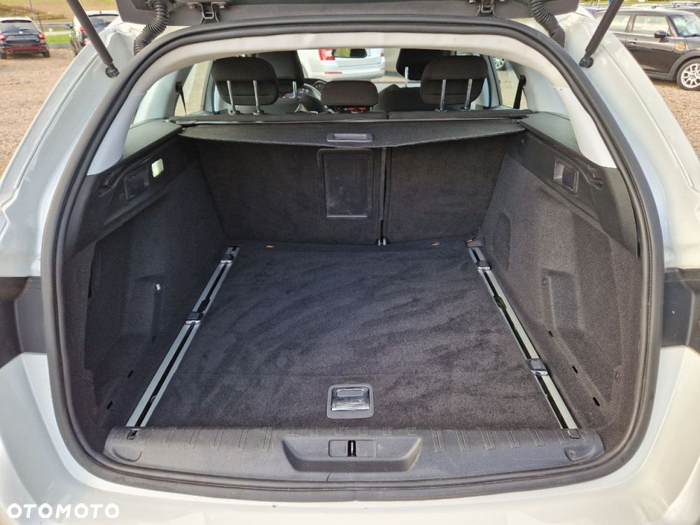 Peugeot 308 SW 1.6 BlueHDi Allure S&S - 18