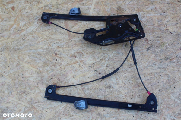 Mechanizm podnośnik PRAWY PRZÓD BMW e38 8125202