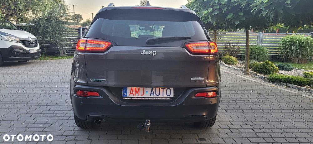 Jeep Cherokee - 3