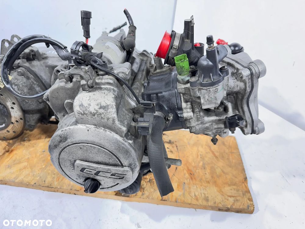 Silnik Piaggio Vespa GTS 125 - 8