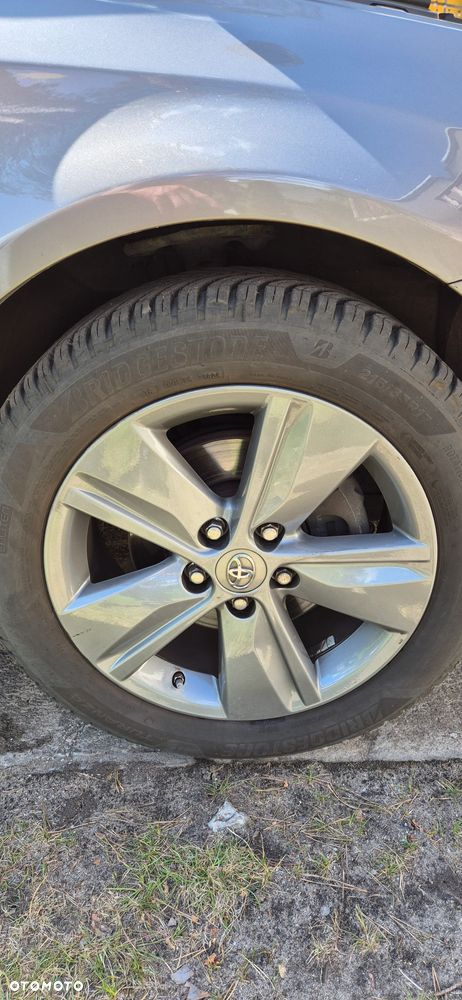 Toyota Avensis 1.8 Premium - 19