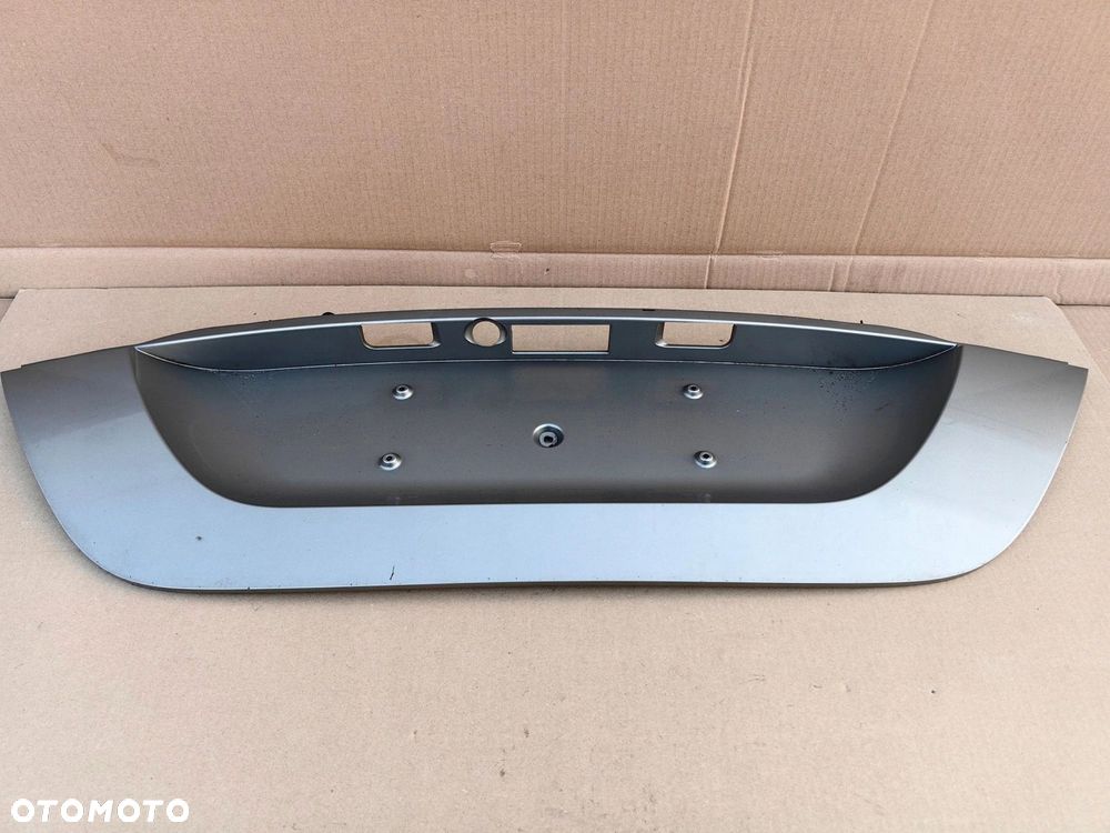 Blenda osłona klapy bagażnika Mercedes w209 CLK 2097500081 - 2