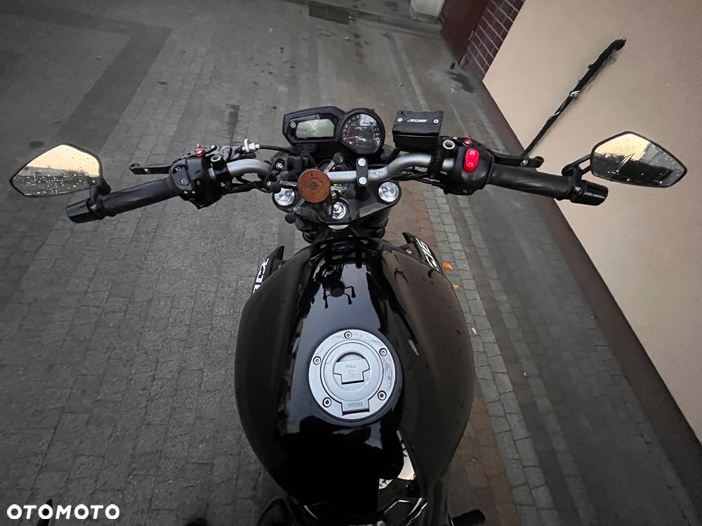 Yamaha XJ - 9