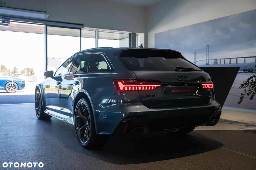 Audi RS6 Avant - 3