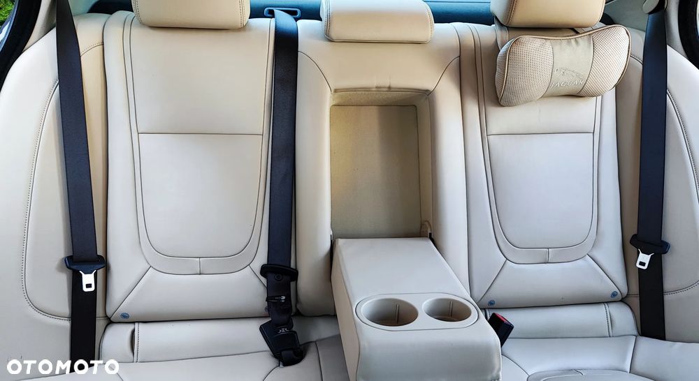 Jaguar XF 3.0 V6 Diesel S Premium Luxury - 25