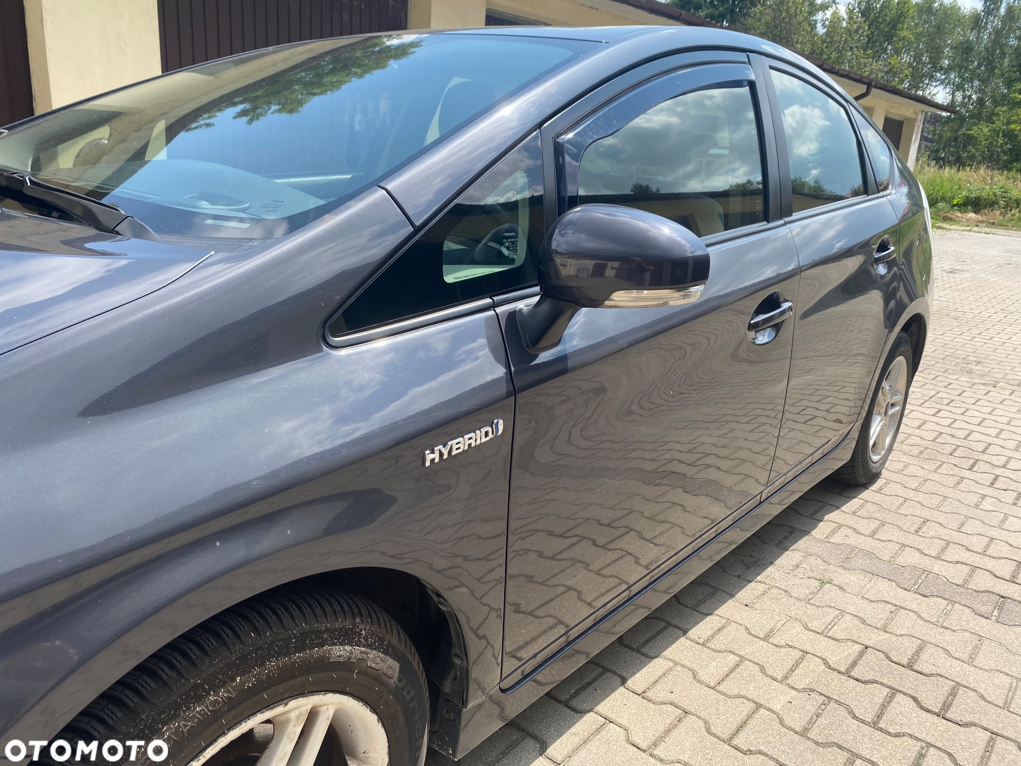Toyota Prius (Hybrid) - 11