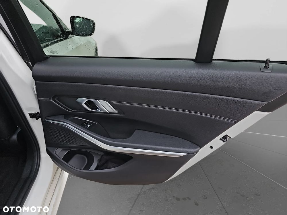 BMW Seria 3 - 19