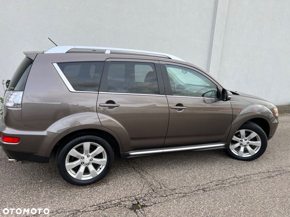 Mitsubishi Outlander 2.0 DI-D 4WD Intense - 39