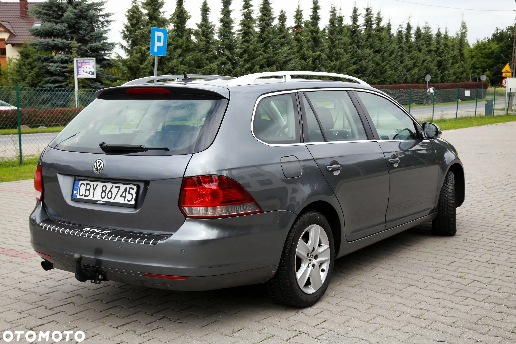Volkswagen Golf 1.6 TDI DPF Comfortline - 3