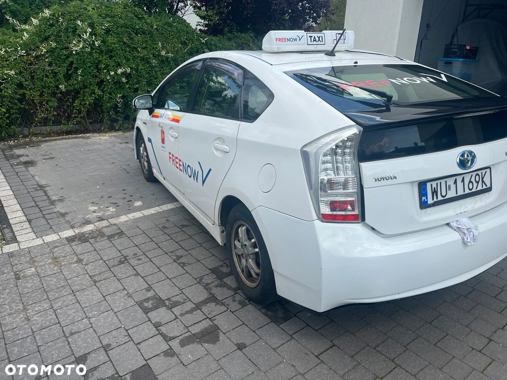 Toyota Prius - 3