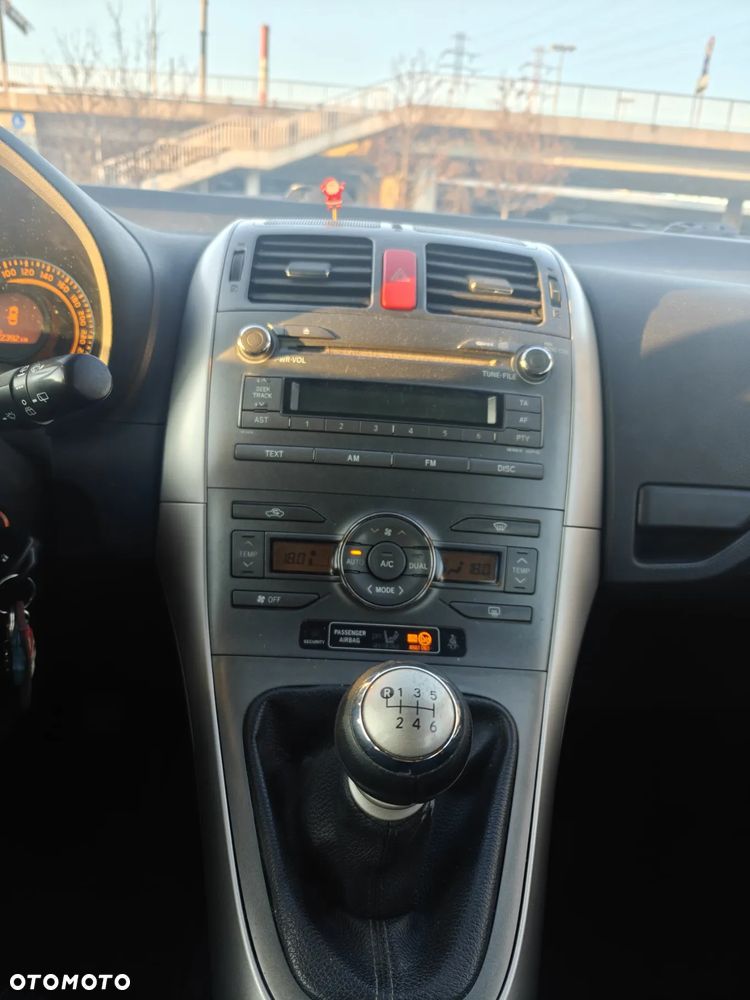 Toyota Auris 1.33 VVT-i Life - 3