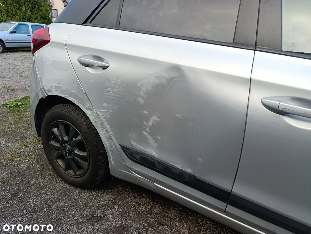 Hyundai i20 - 17