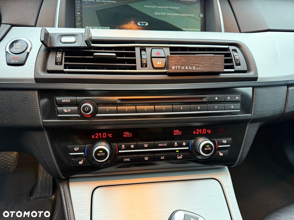 BMW Seria 5 525d Luxury Line - 21