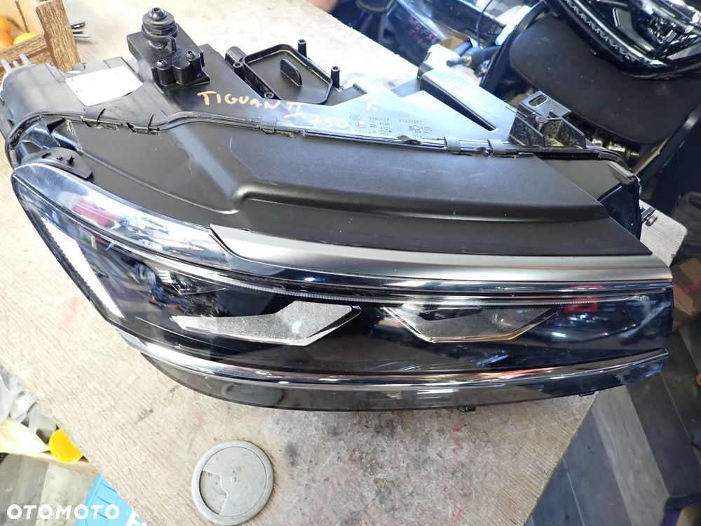 VOLKSWAGEN TIGUAN 5NA LAMPA PRAWY PRZÓD EUROPA 5NB941082D - 1