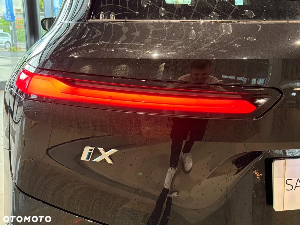 BMW iX xDrive40 76.6kWh - 14