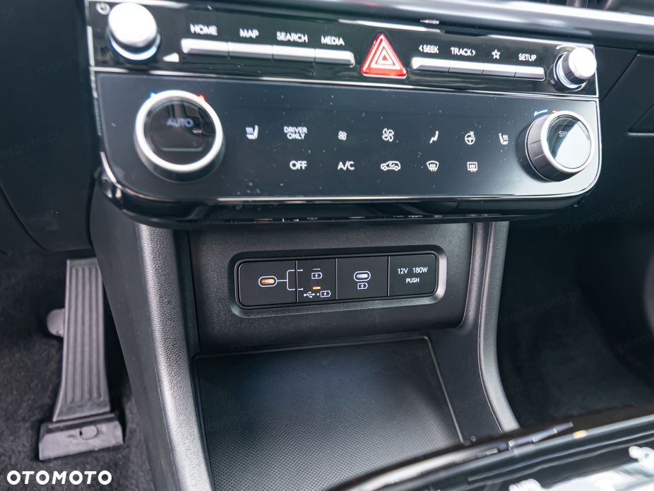 Hyundai Tucson 1.6 T-GDi HEV Executive 2WD - 14