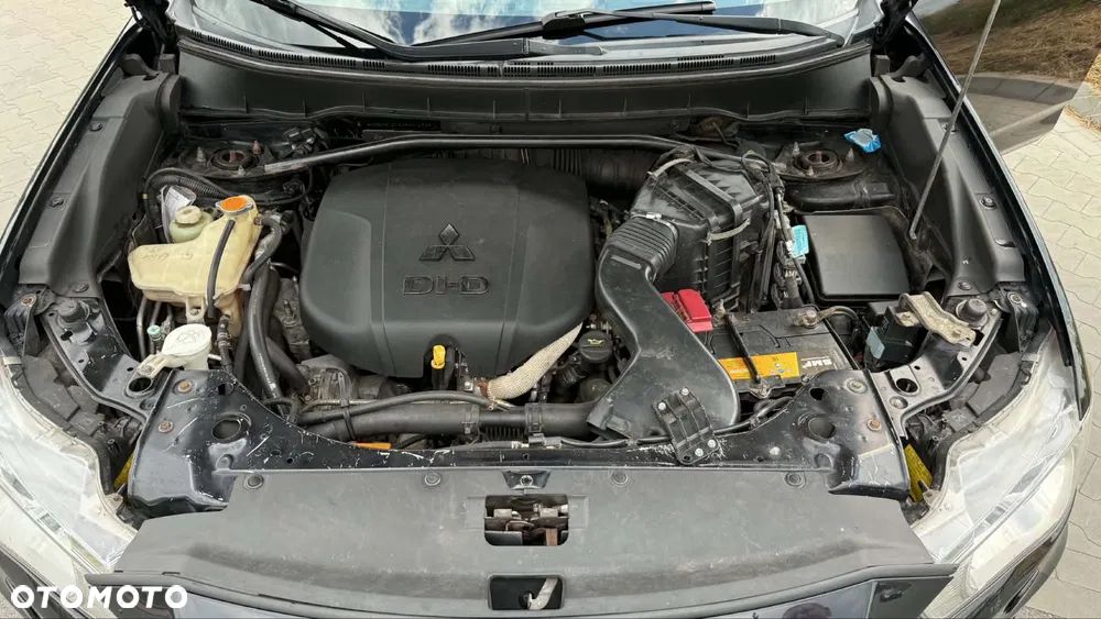 Mitsubishi Outlander - 8