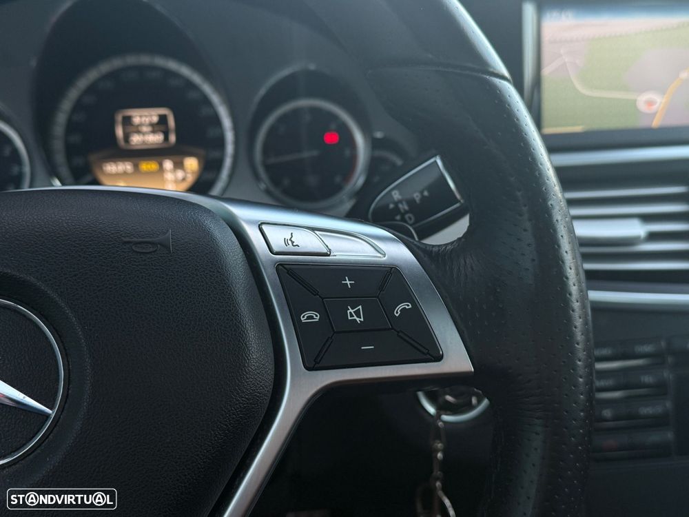 Mercedes-Benz E 250 CDi Avantgarde BlueEfficiency Auto. - 22
