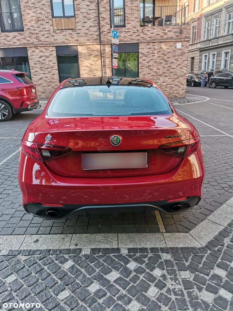 Alfa Romeo Giulia 2.0 Turbo 16V AT8-Q4 Ti - 4