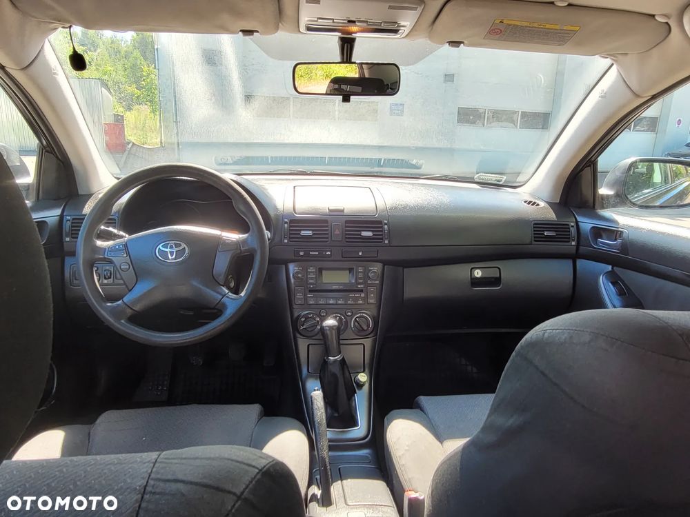Toyota Avensis 1.6 VVT-i Terra - 7