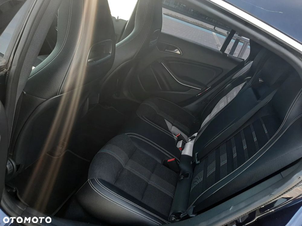 Mercedes-Benz CLA 200 d - 16