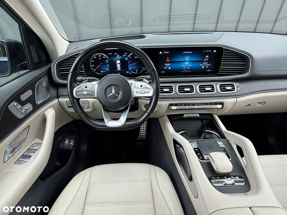 Mercedes-Benz GLS - 38